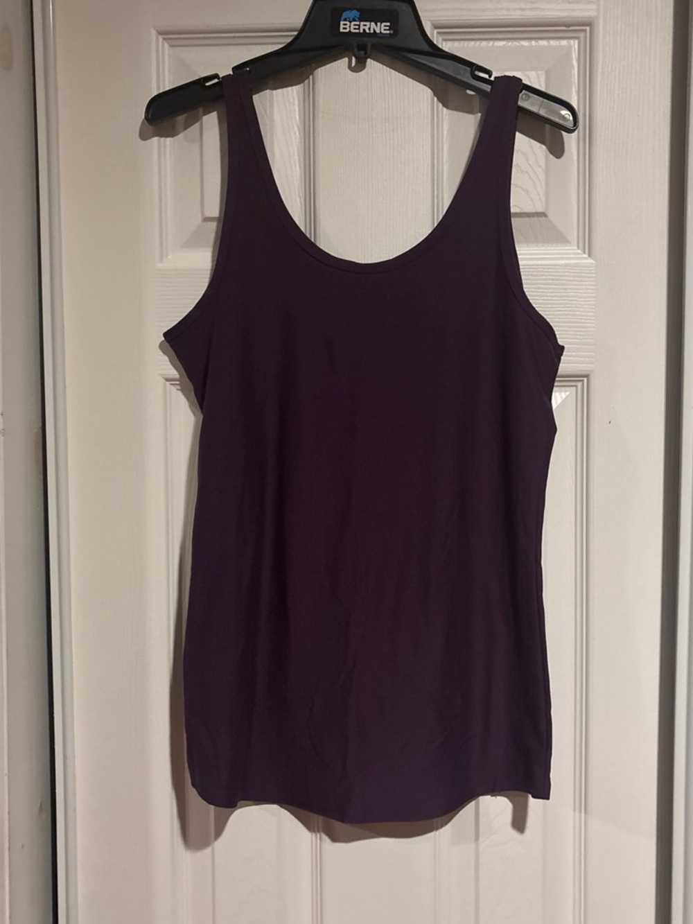 No Boundaries Women’s Sleeveless Scoop Tank Top - Plum
